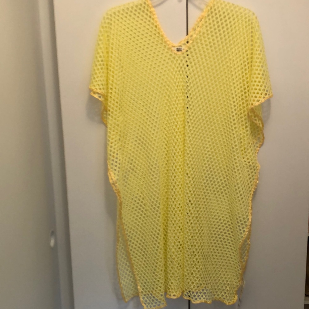 NEW WITH TAGS! Women’s Long Yellow Fishnet Kimono